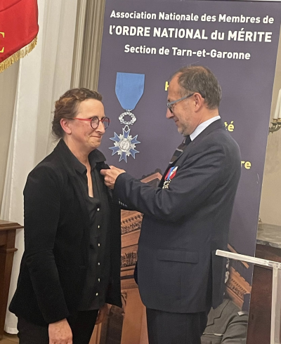 Madame Laurence CARLES honorée de l’Ordre National du Mérite